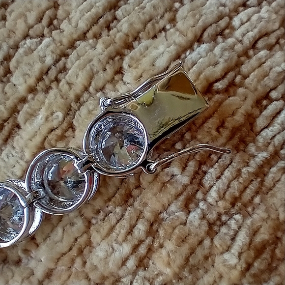 Bracelet CZ Crystal Stone Large NWOT tennis Bracelet - Picture 9 of 14